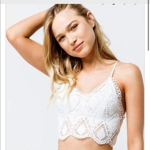 Tilly’s lace white crop top || XS